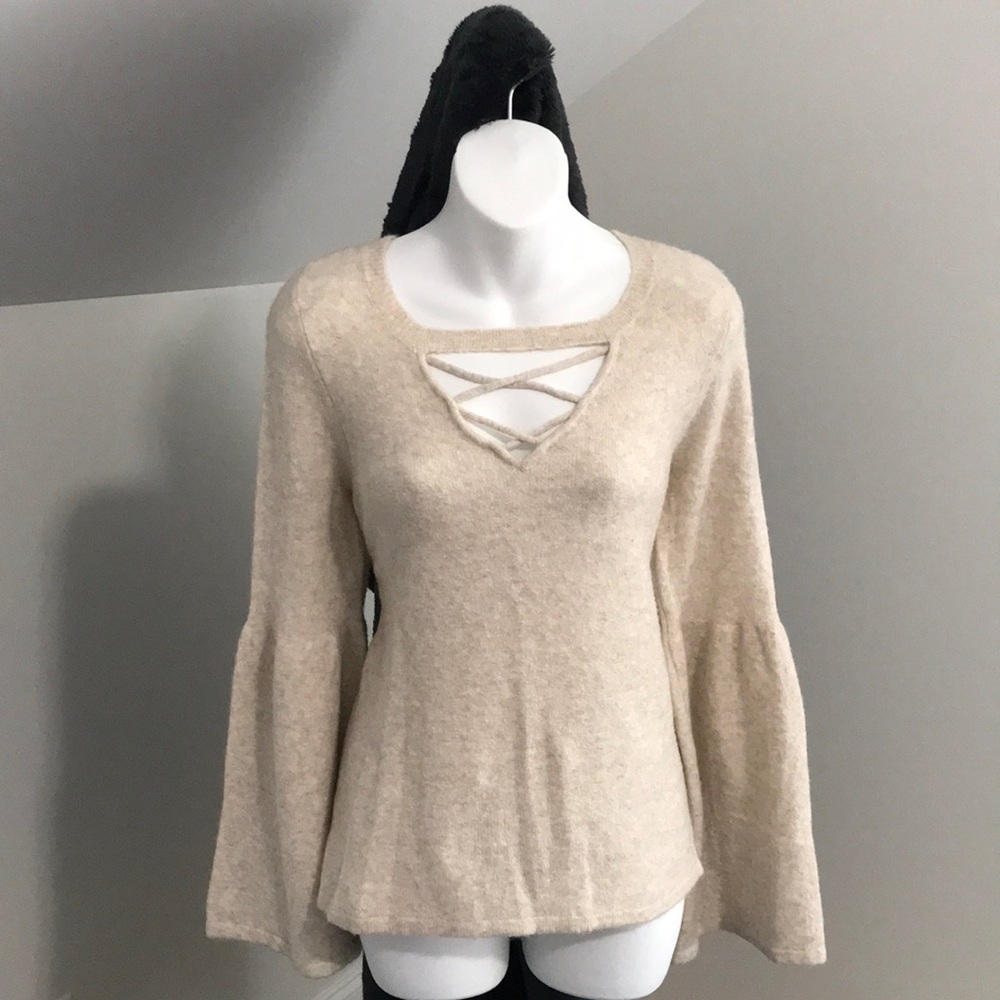AMERICAN EAGLE OUTFITTERS LARGE LONG BELL SLEEVE SWEATER